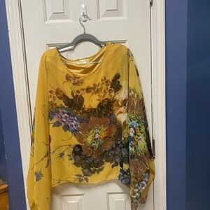 Ealey Fushi women floral summer bat sleeves blouse . Beautiful light weight